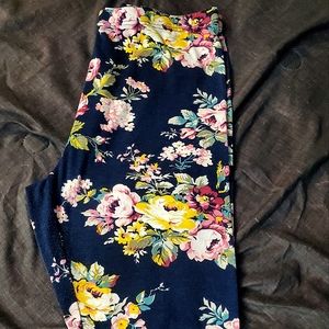 ♡ X Large ♡ Dark Blue & Floral Print ♡  Leggings ♡